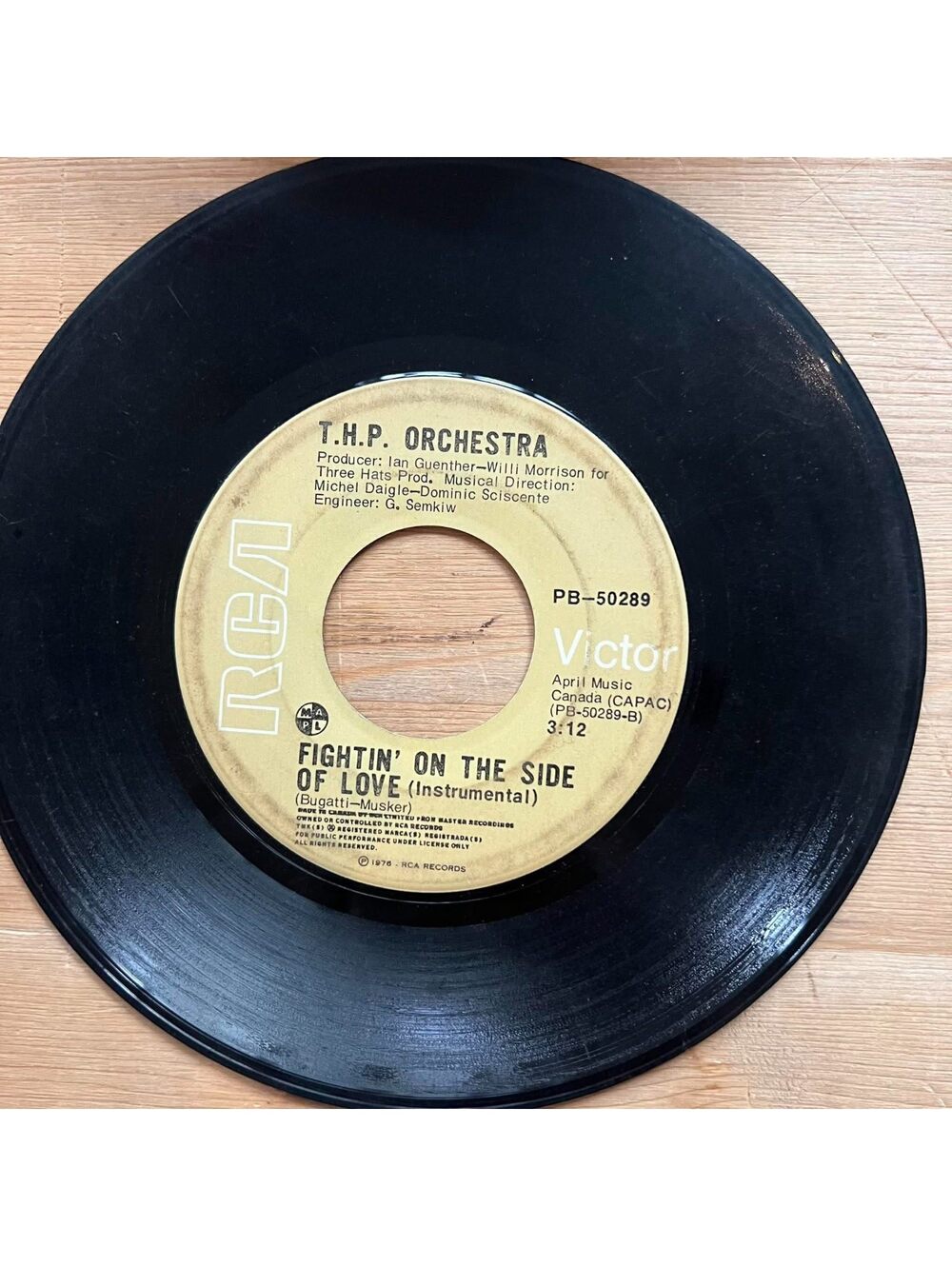 T.H.P. Orchestra - Figthin' on the Side of Love 45rpm VG+ R13